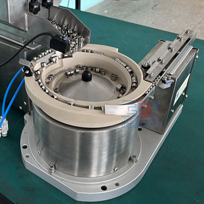Macchina di alimentazione a scatola a chiusura insonorizzata a rivestimento PU Hopper vibrante