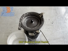 Alimentatore per vaschette vibratorie industriali a velocità regolabile personalizzata