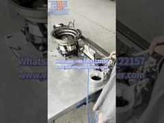 Vibratore per alimentazione a scodella che trasporta piccole parti